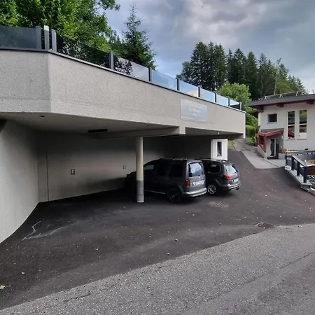 La Wurm Mit Privatem Whirlpool