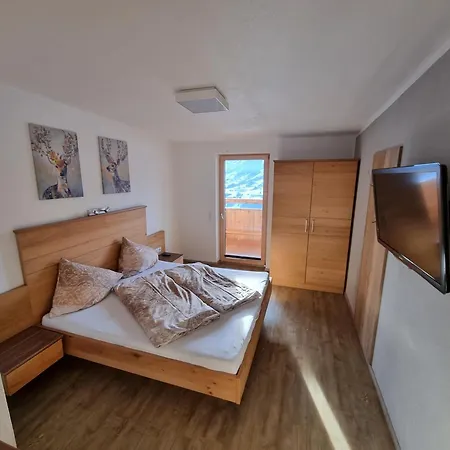 La Wurm Mit Privatem Whirlpool