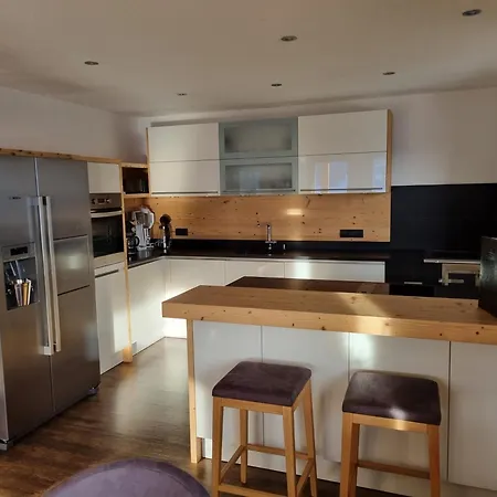 La Wurm Mit Privatem Whirlpool